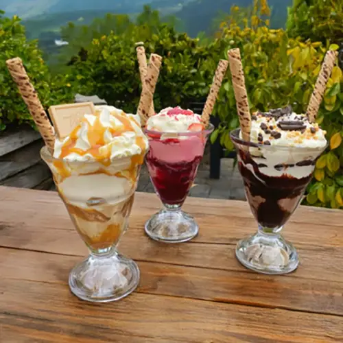 Ice cream sundaes