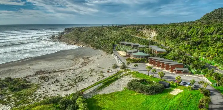 Scenic Hotel in Punakaikai