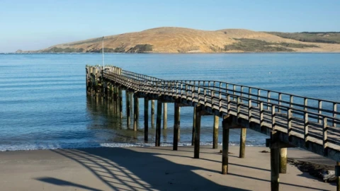 Ōmāpere wharf