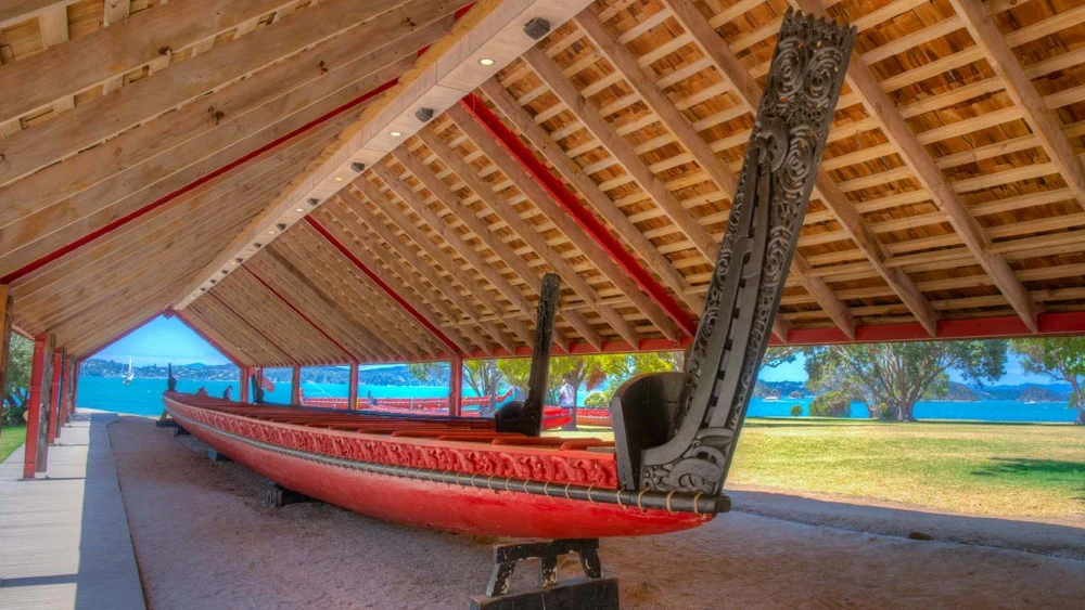 Māori waka at Waitangi