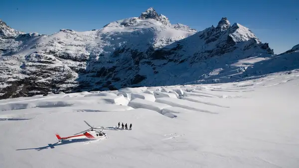 Clarke Glacier helicopter trips