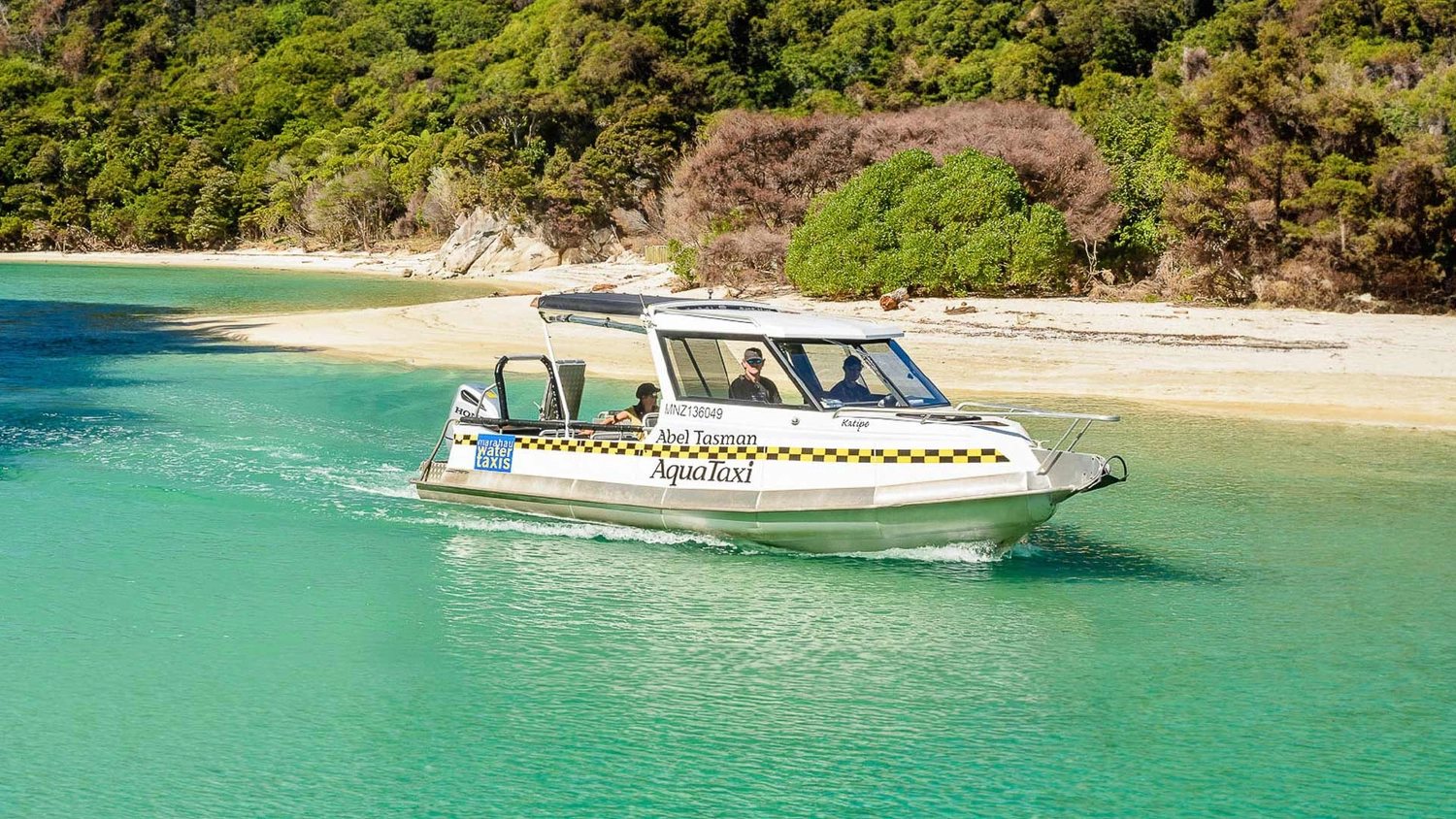 Water taxi in Abel Tasman National Park