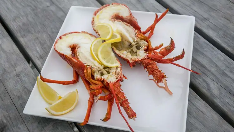 Cooked crayfish with lemon