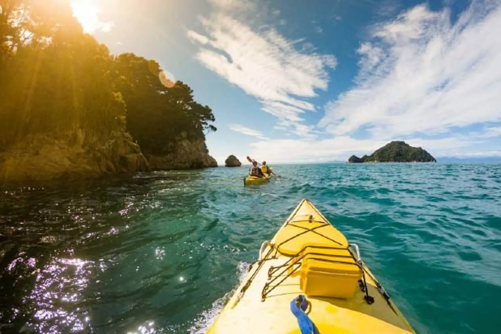 Picture of people kayaking Abel Tasman National Park in New Zealand