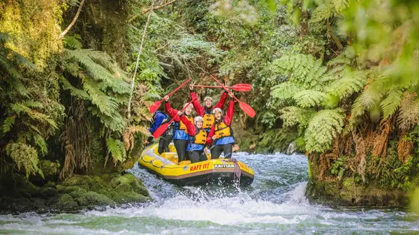 Group of people rafting in Rotorua