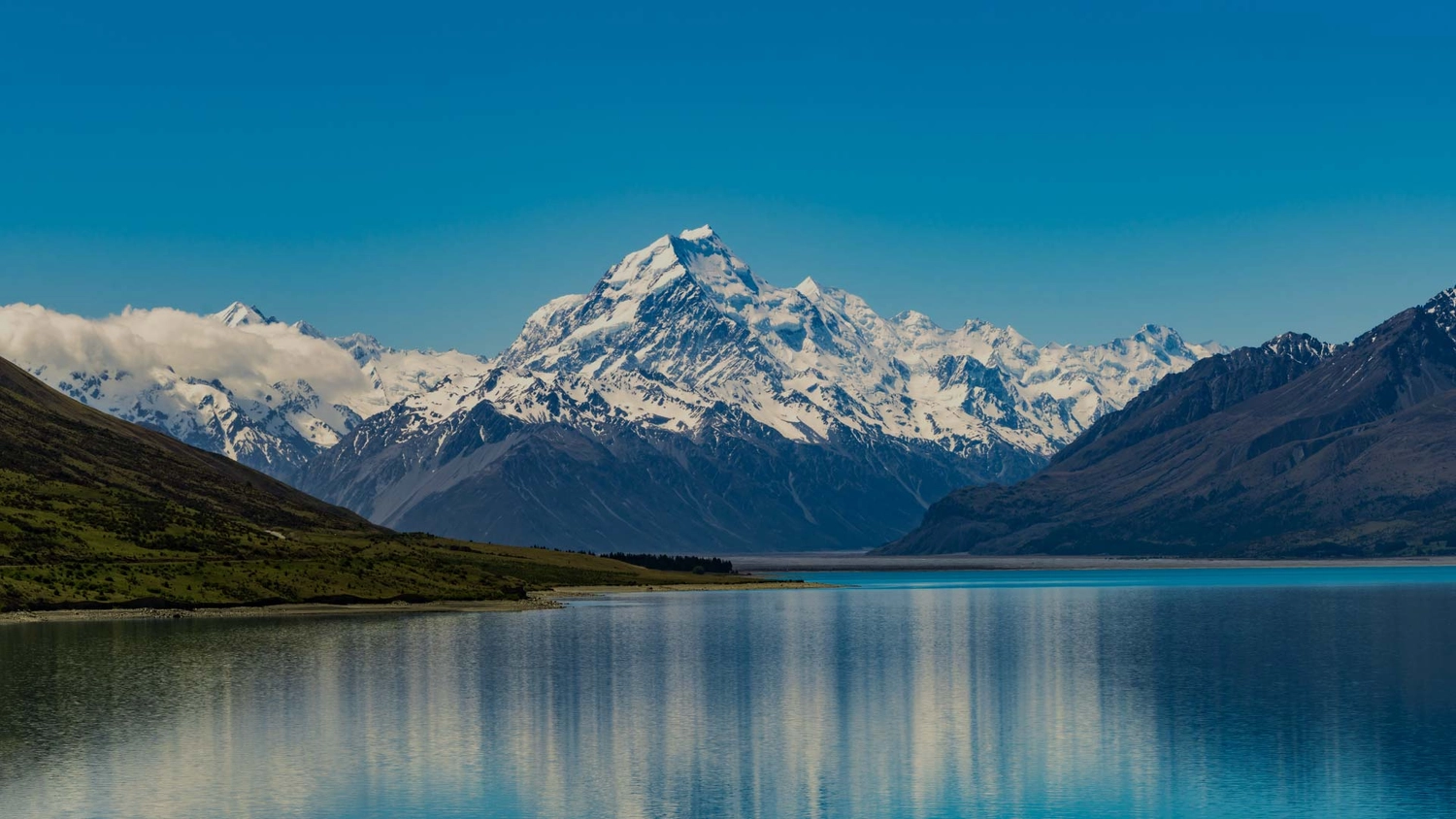 View of Mount Cook in New Zealand