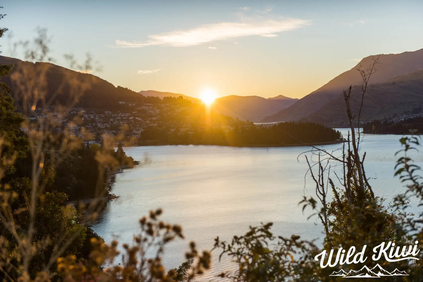 Sunsets in New Zealand - Holidays for students who want to explore