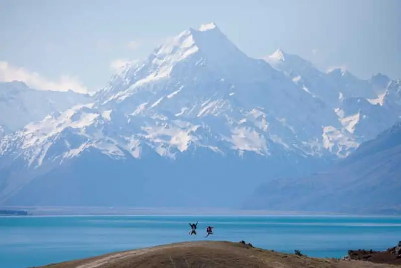 Lake Pukaki and Aoraki Mount Cook in New Zealand