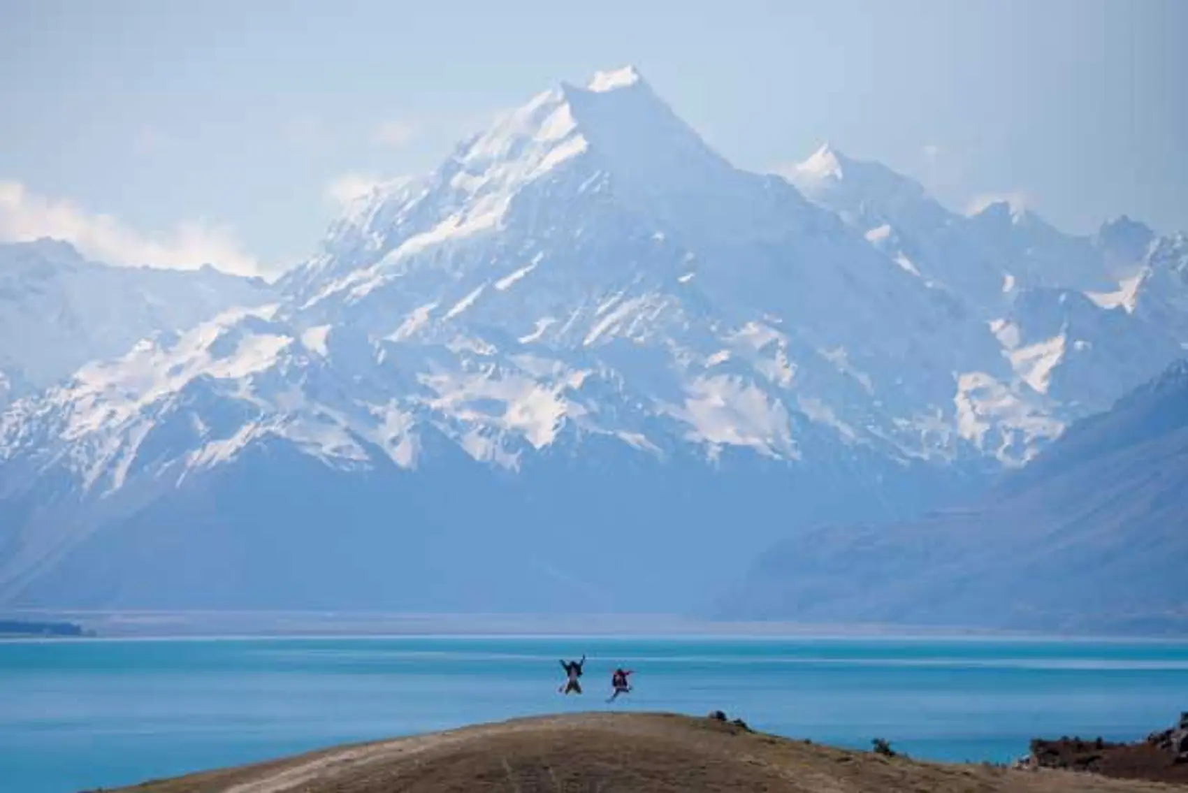 Lake Pukaki and Aoraki Mount Cook in New Zealand