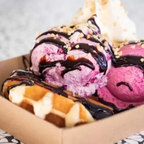 Ice cream sundae