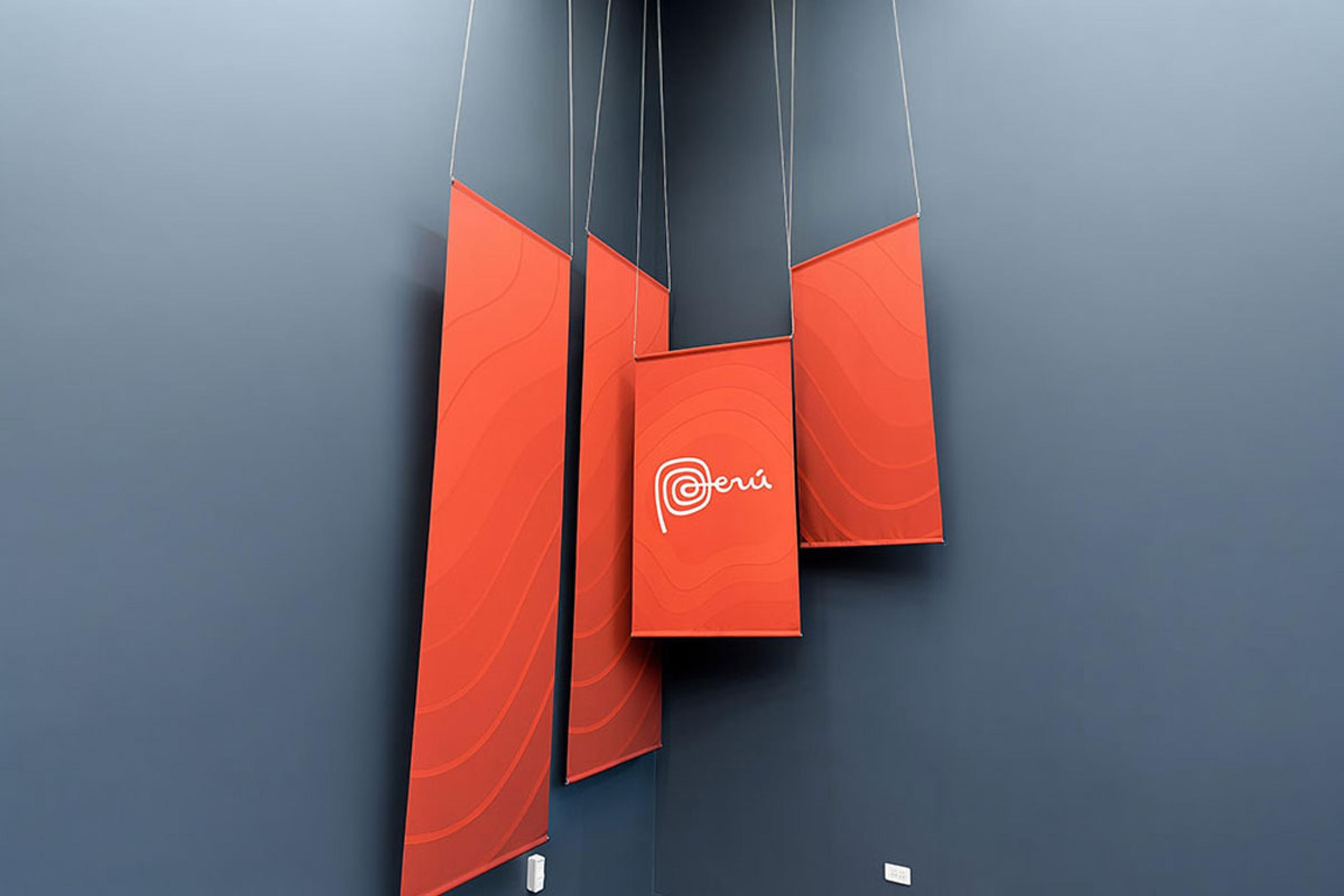 Customized Hanging Frames by Right Concepts