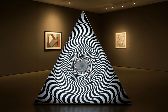 Self-standing Lightboxes, image 1