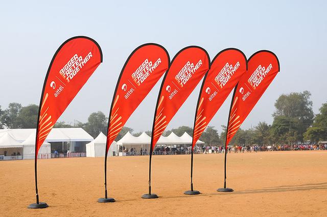 Flying Banner, image 2