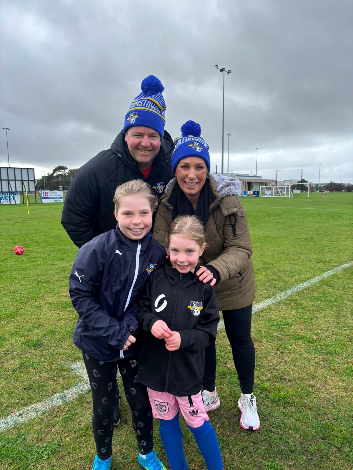 Family photo MiniRoos/MiniTillies Parents v Kids Family Day