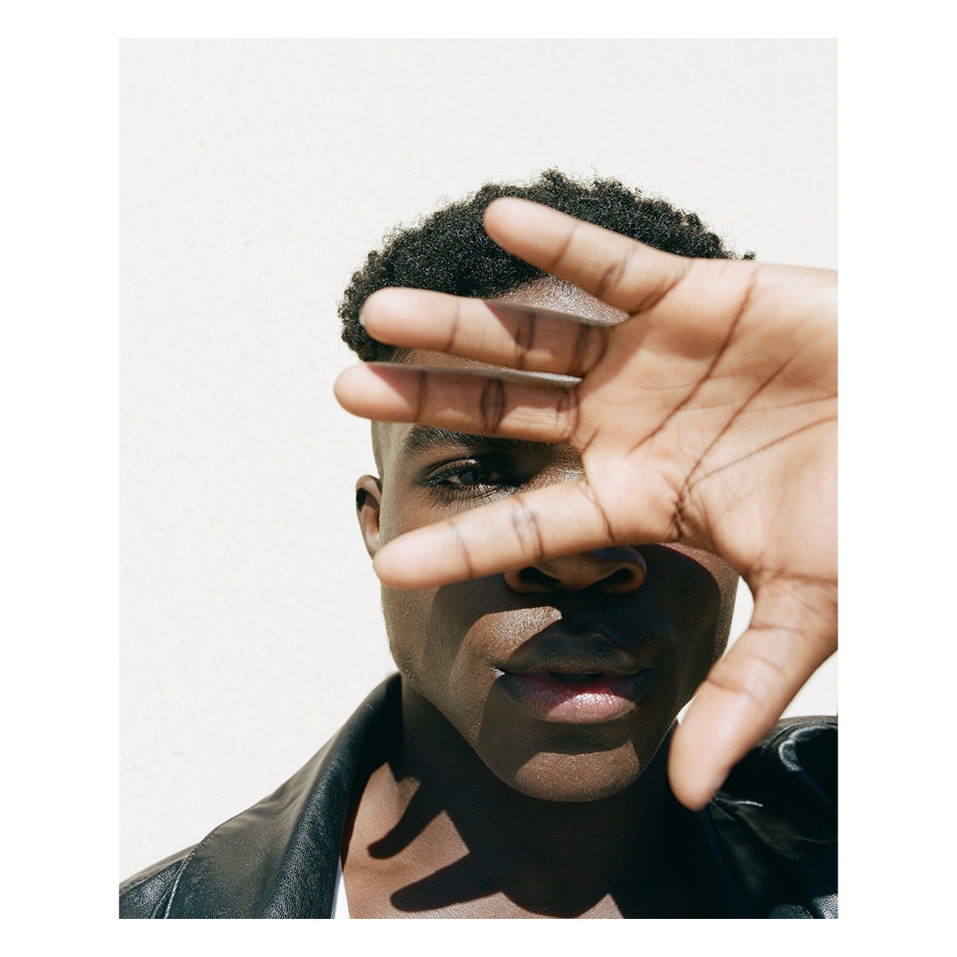 jax-hand-1-ysl-beauty