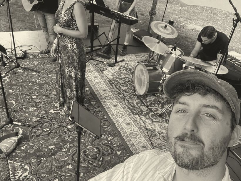 Selfie vor der Bühne im MensaGarten