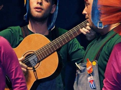 Carnaval, casco incluido
