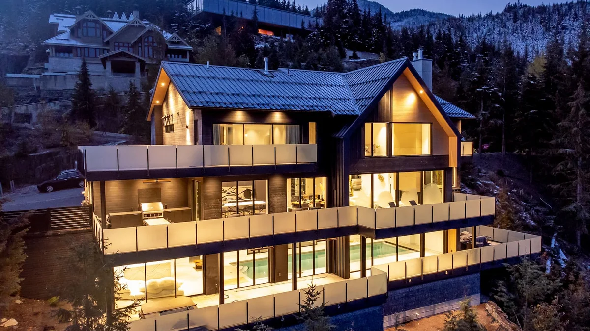 Glass Railing Panels: Tempered, Laminated & Thickness Guide