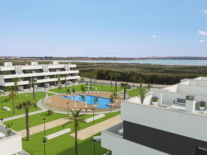 New-build apartments with tourist licence and lagoon views in El Raso, Guardamar del Segura