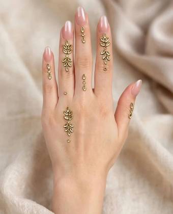 Mininal leaf kundan Mehndi Finger Pattern / Self Adhesive / Nikkah Party and Festive Hand Accessory