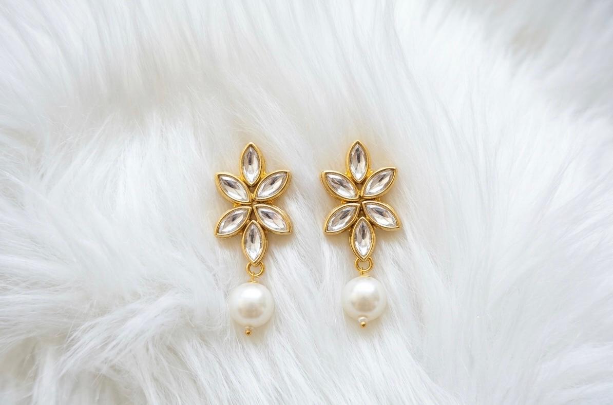 Refined Gold Petal Jewel Set