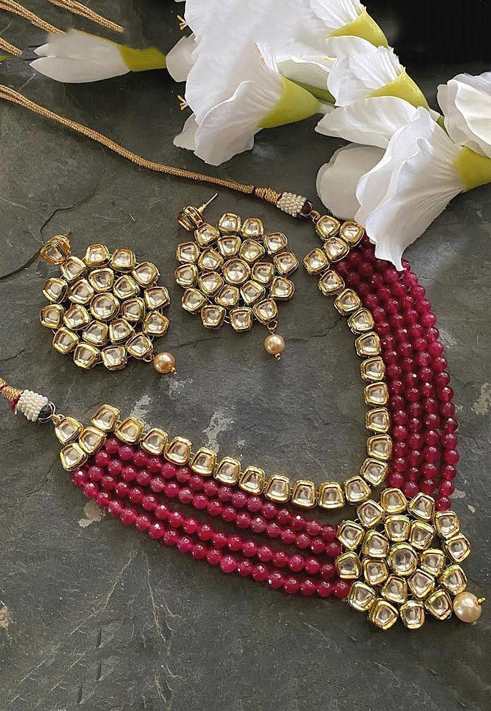 Necklace and choker sets