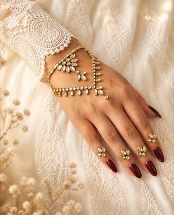 Leaf Kundan Bracelet Style Mehndi Stickers / Self Adhesive Bridal Hand Jewellery For Mehndi and Wedding