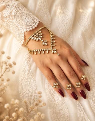 Leaf Kundan Bracelet Style Mehndi Stickers / Self Adhesive Bridal Hand Jewellery For Mehndi and Wedding
