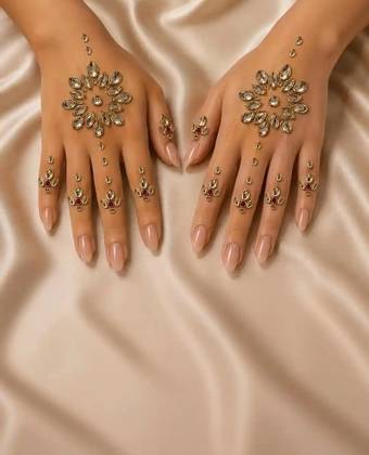 Luxury Gold FLower Tikki Kundan Mehndi Sticker / Self Adhesive / Perfect for Eid and Bridal Hand Style