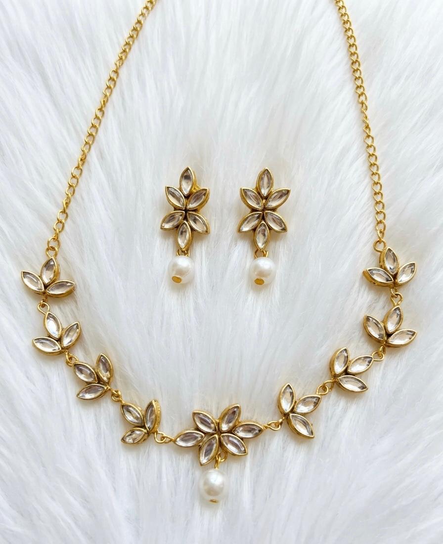 Refined Gold Petal Jewel Set