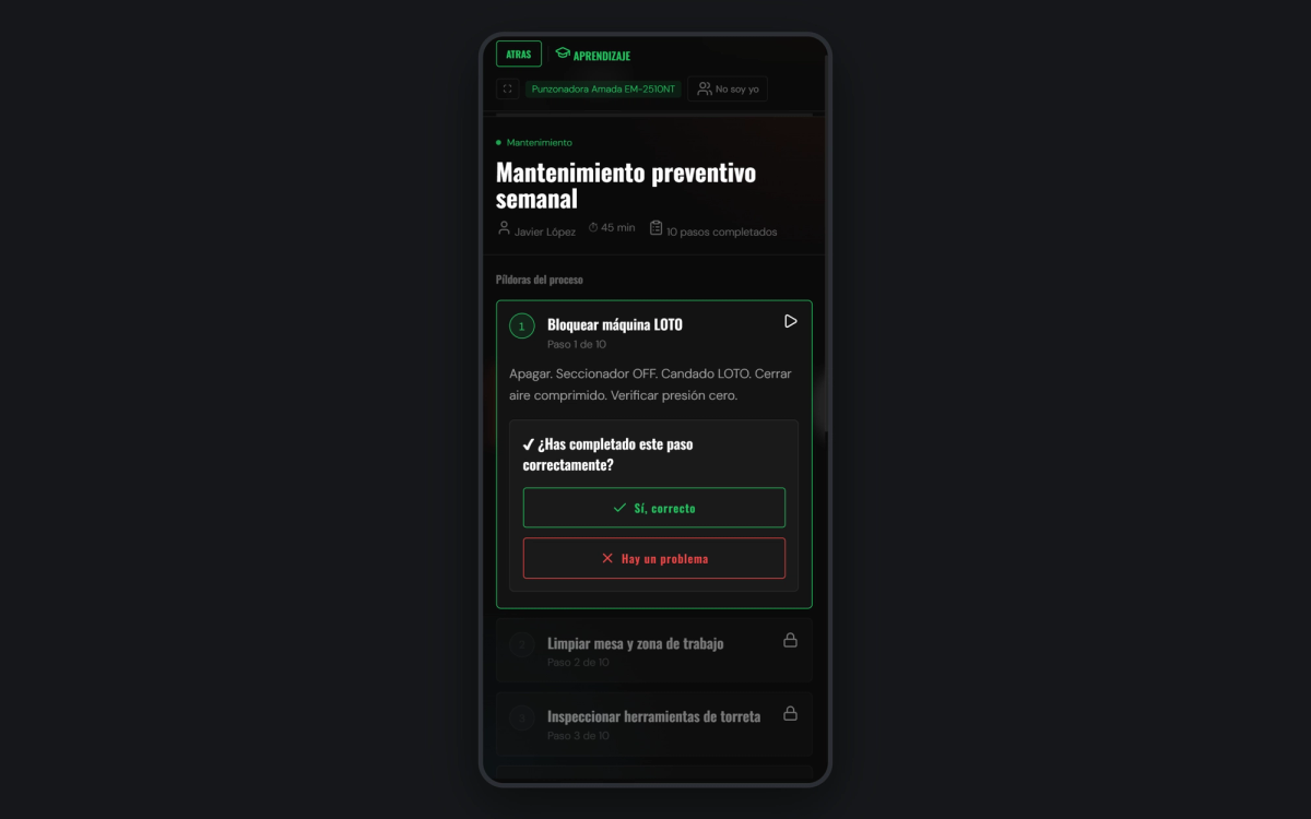 Vista del operario en el móvil ejecutando un paso del proceso en REELEVO, con los botones Sí, correcto y Hay un problema