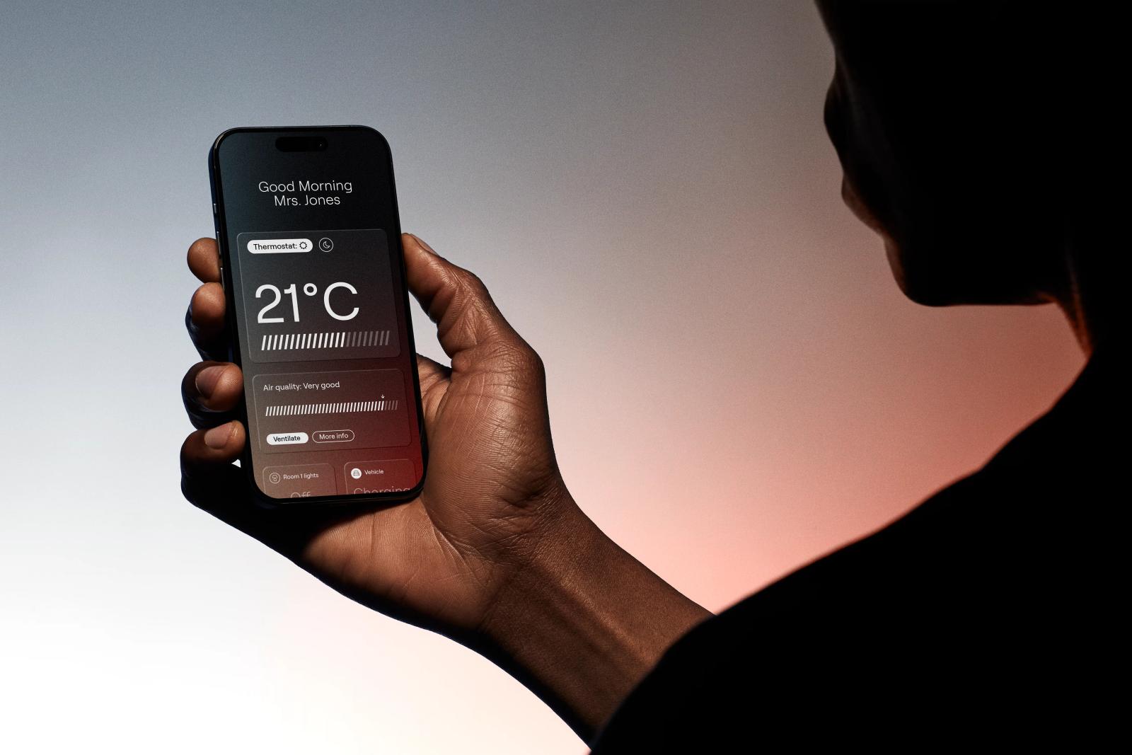 The Niko Motiv app on a phone, showing the thermostat and air quality