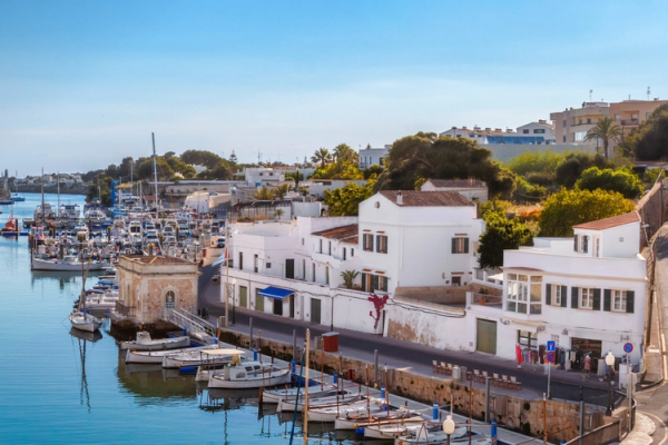 Yacht technical specifications chart.