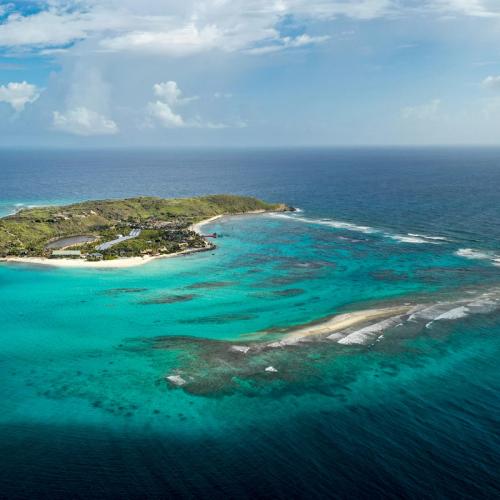 Aerial view of yacht on water.