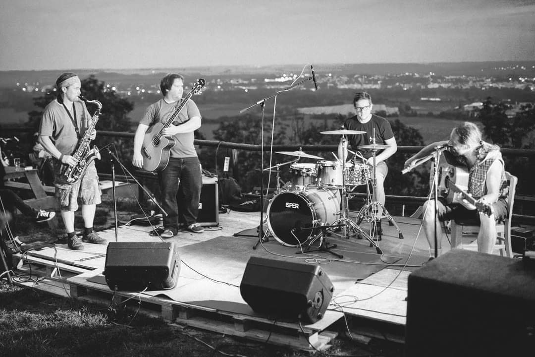 Primitiv Akustik, Potěr, Johnny Service