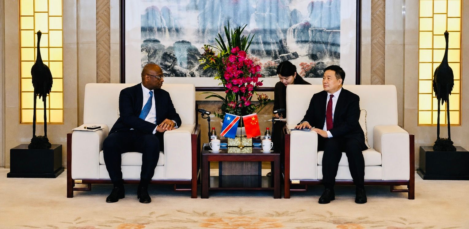 Coopération RDC – Chine : le Groupe chinois des métaux non ferreux échange avec une délégation congolaise à Pékin