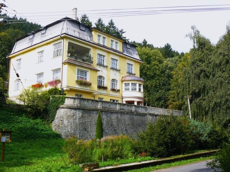 Vily rodiny Löw-Beer: návraty do života