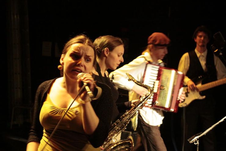 Koza na útesu – Klezmer-punk