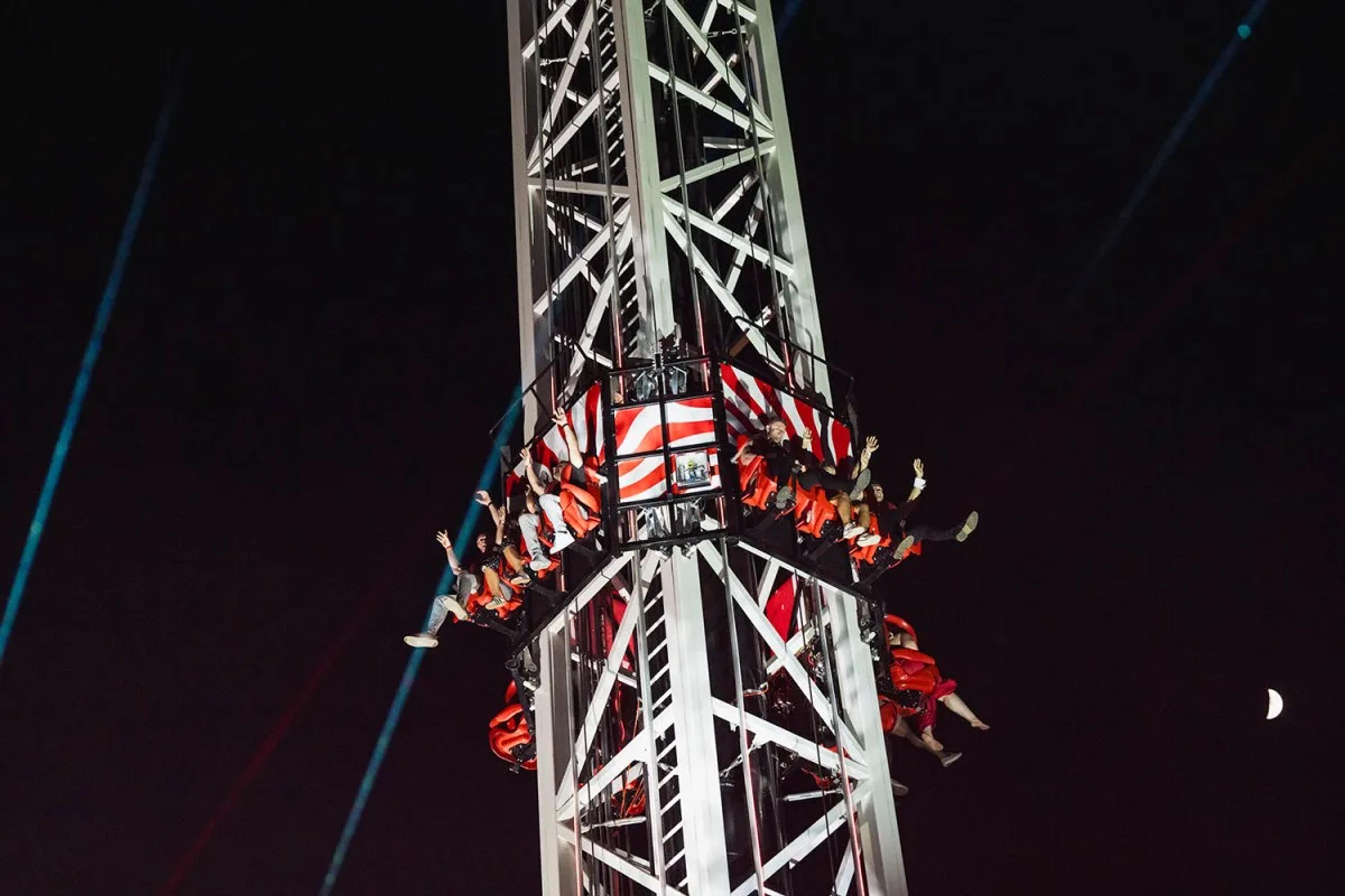Amusement TODAY: AREA15 debuts Eye Dropper, 200-foot-tall psychedelic thrill ride