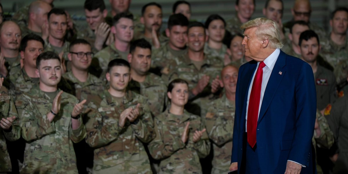 Trump visits troops.