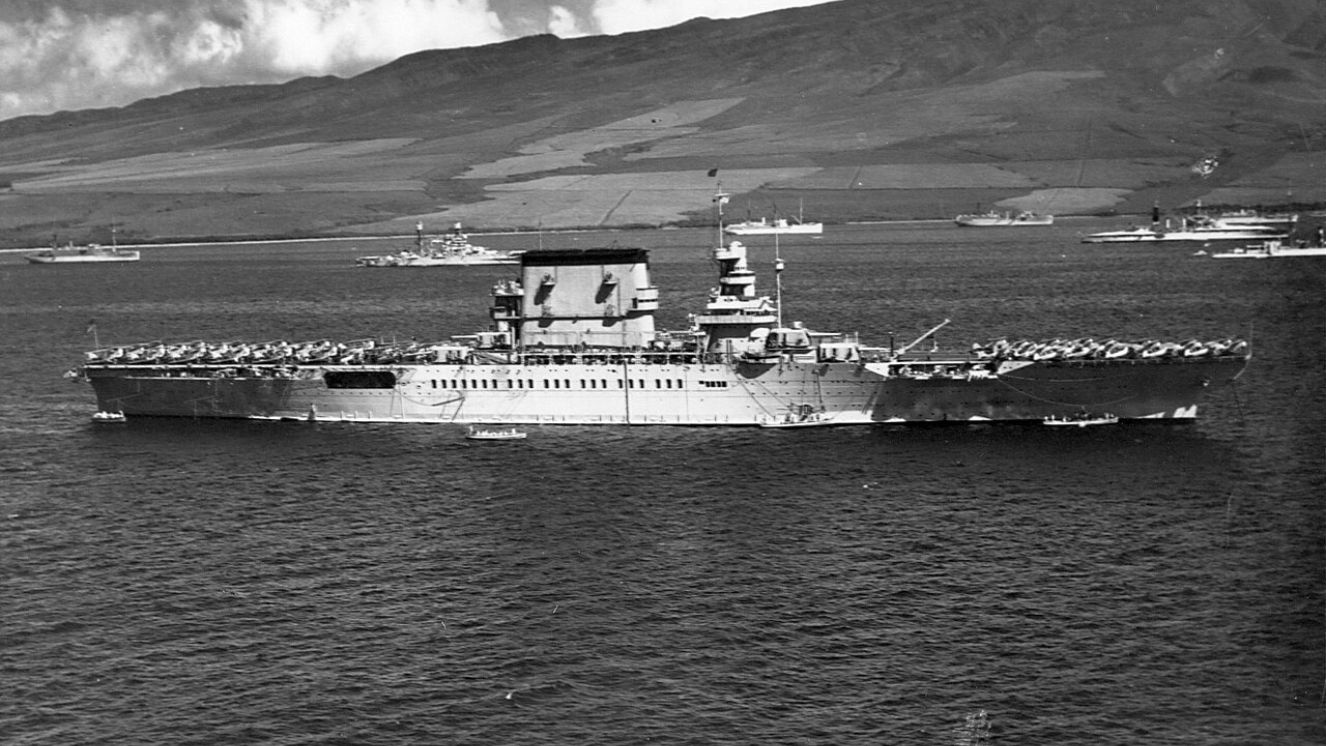 The U.S. aircraft carrier USS Lexington (CV-2) off Lahaina, Maui, Hawaiian Islands (USA), 16 February 1932.