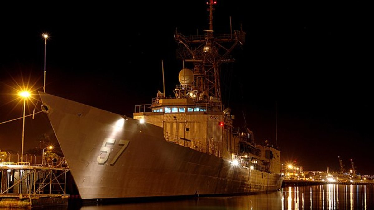 The guided missile frigate USS Reuben James (FFG 57) sits pier side at Pearl Harbor after returning from a six-month deployment.