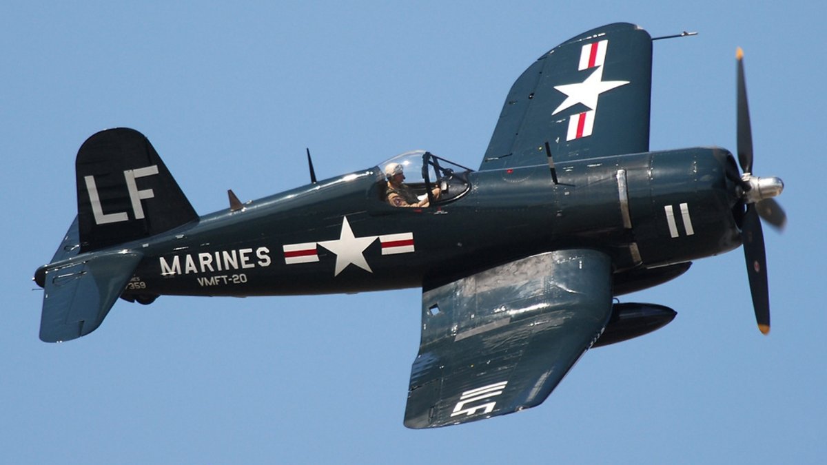 A Korean War priod fighter jet in flight.