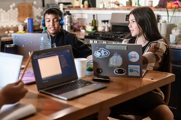 Why Military Parents Are Turning to Microschools and Learning Pods to Survive PCS and IEP Disruptions