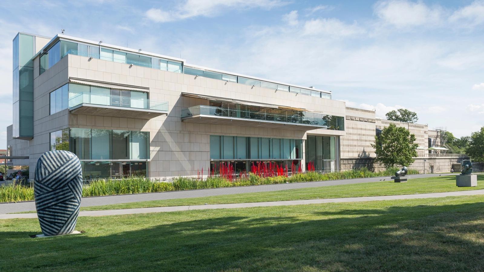 Exterior view of Virginia Museum of Fine arts.