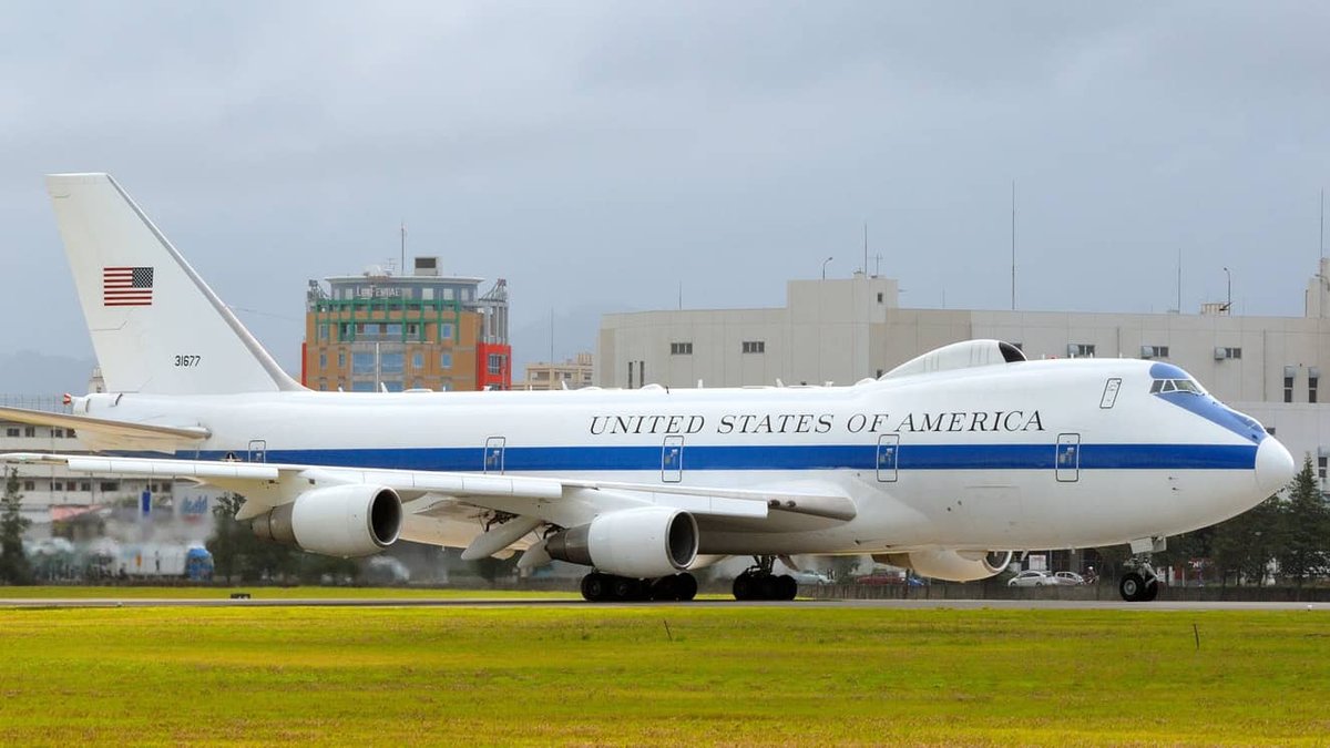 Discover the E-4B Nightwatch: The USAF's "Doomsday Plane"