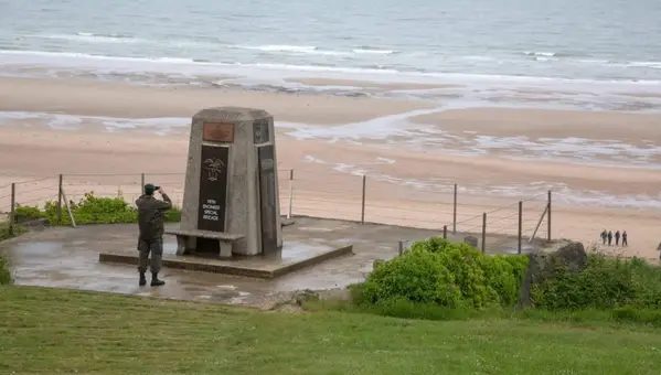 WWII Vet Marries Near Omaha Beach, France 80 Years Later