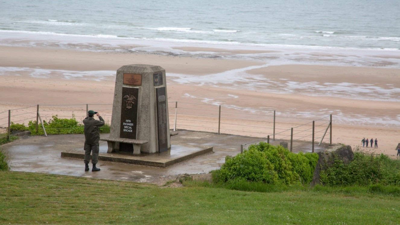 WWII Vet Marries Near Omaha Beach, France 80 Years Later