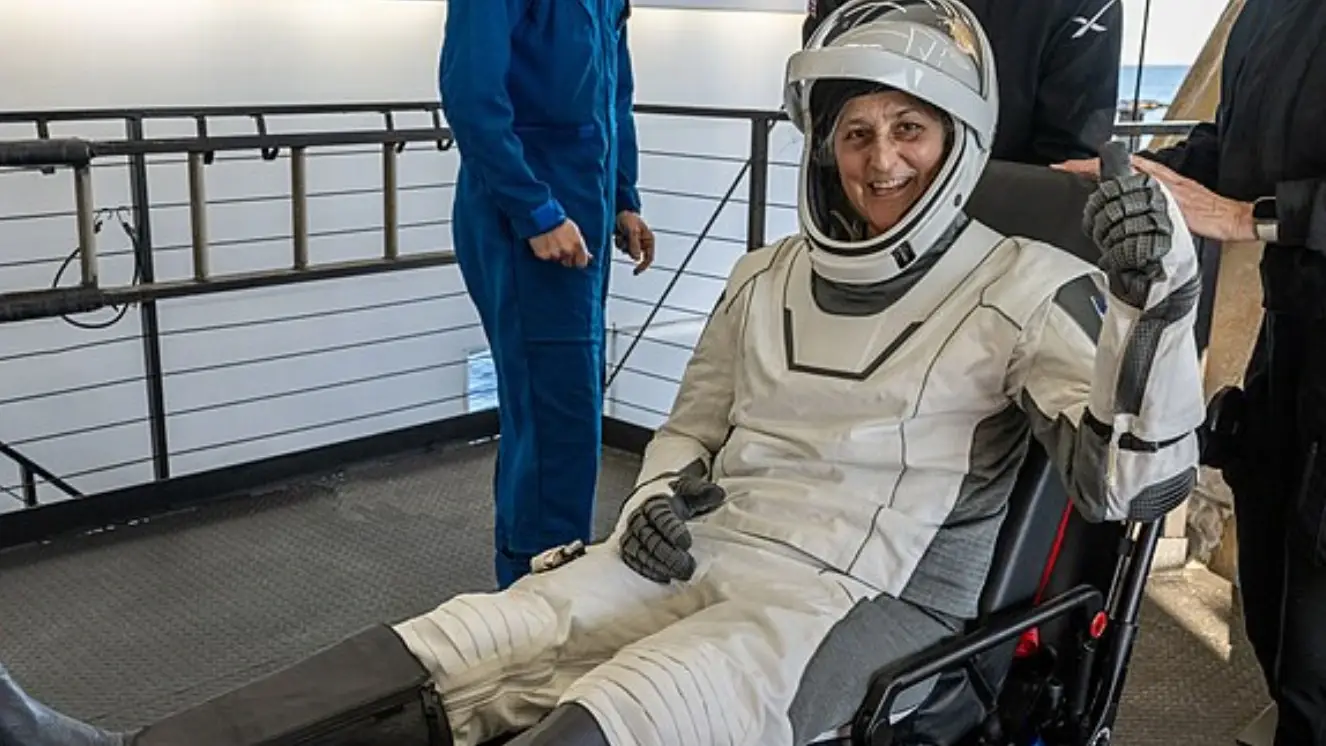 sunita williams stuck in space
