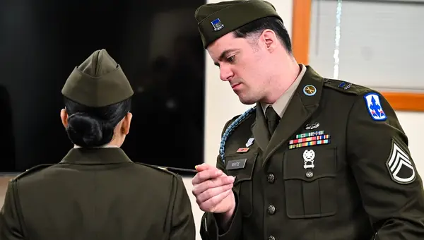 Baseball Caps and Collar Ranks: Army Considers First Major Uniform Update in Years